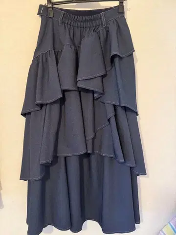 로이스크레용 데님 라이크 스커트