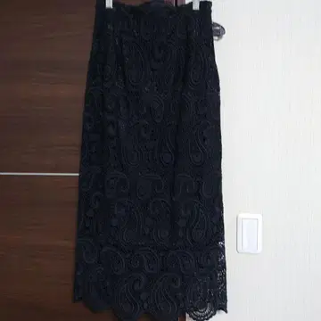 CELFORD 페이즐리 타이트 스커트 셀포드