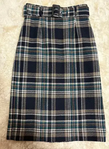 새상품급 JUSGLITTY 저스길리티 체크 타이트 스커트 사이즈 2