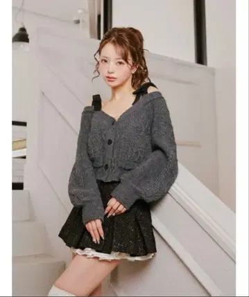 다리치 Darich 숄더 리본 v넥 니트탑