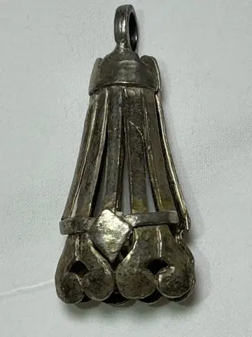 delphine nardin paris 실버 램프 갓 모양 펜던트