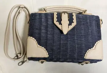 axes femme 라탄 바스켓백