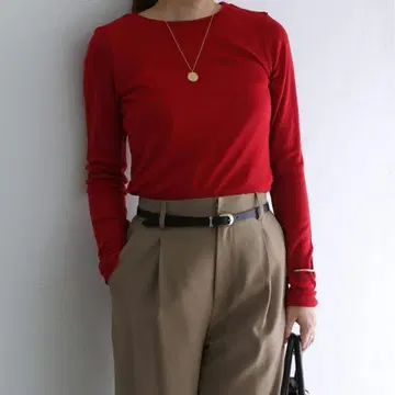 레드 프리 니트 스웨터