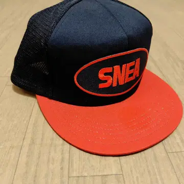 SNEA 로고 캡 블랙 오렌지