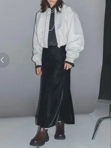 미라 오웬 에스카르고 디자인 벨로아 내로우 스커트