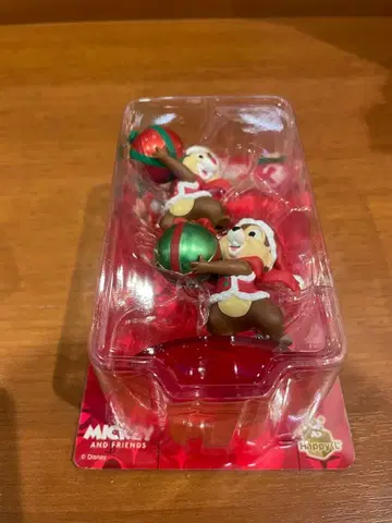 칩과 데일 도널드 덕 크리스마스 오너먼트 2025