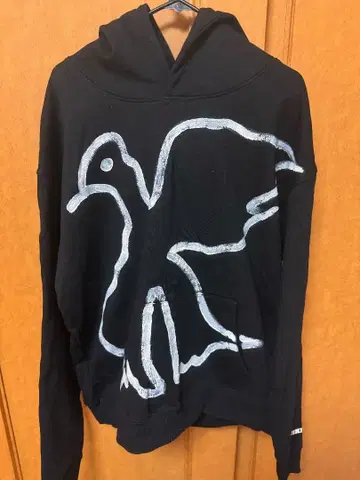 비둘기 그래픽 후드티 블랙