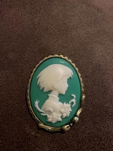 스튜디오 지브리 하울의 움직이는 성 소피 카메오 브로치