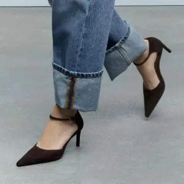 택 포함 새상품 ZARA / 앵클 스트랩 펌프스 36 브라운