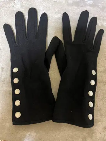 미사용 새상품 에네스베 장갑 스냅 버튼 agnes b.