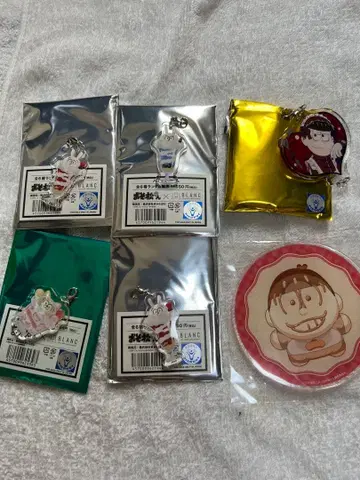 오소마츠 6쌍둥이 콜라보 카페 파르페 참 묶음 판매 오소마츠 카라마츠