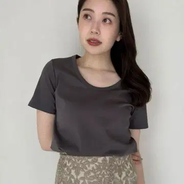 새상품급 anuans 아뉴앙스 실크 터치 코튼 U넥 T셔츠 M