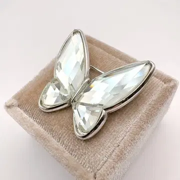 하나에모리 모리 하나에 브로치 버터플라이 나비 실버톤 크리스탈