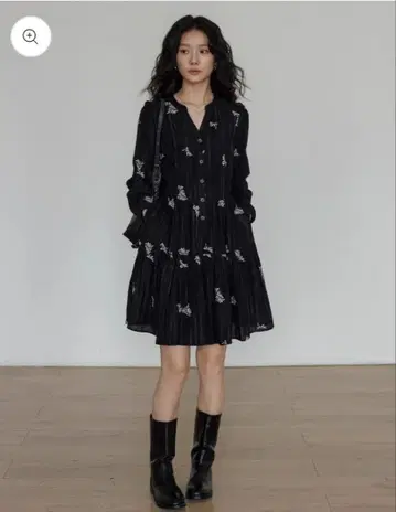 [ 새상품 ] VASTAND 자수 A라인 원피스