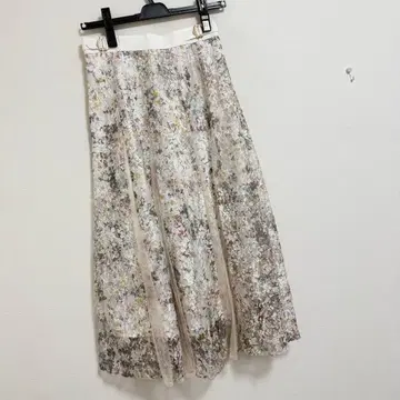 아푸와이저 리셰 레이스 프린트 스커트