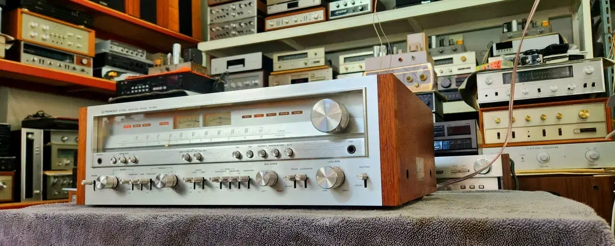 Large Pioneer SX-950 Receiver