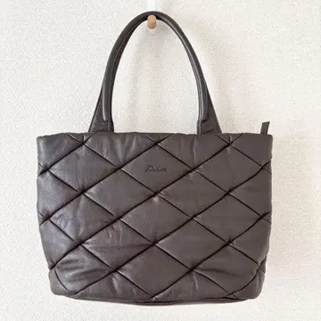 Dakota 가죽 퀼팅 토트백 브라운