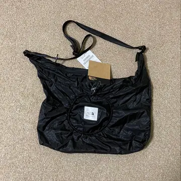 THE NORTH FACE 라이트 볼 캐니스터 L 블랙