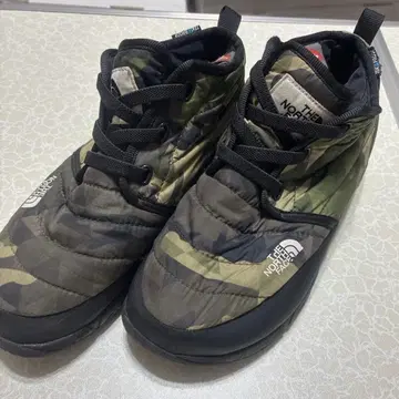 The North Face 카모플라쥬 부츠 24