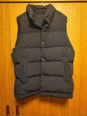 유니클로 다운 베스트 네이비 L