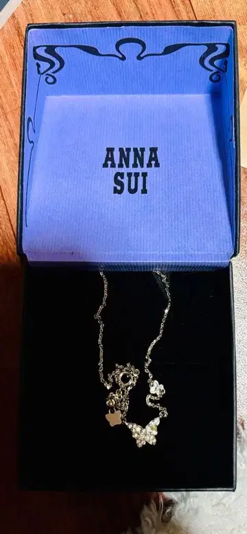 ANNA SUI 꽃 모티브 목걸이