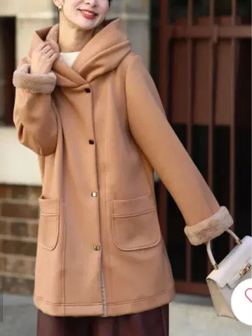 CAWAII 초신축 입체 옷깃 보아 코트