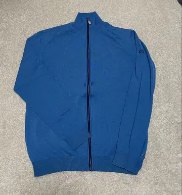 파란색 M 사이즈 집업 스웨터