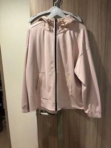 XEXYMIX 후드 부착 핑크 마운틴 후드티