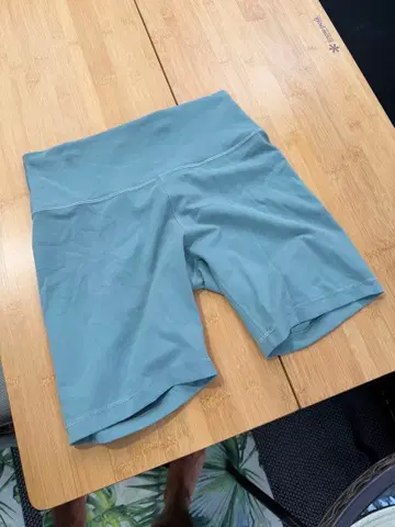 룰루레몬 그레이 숏팬츠 사이즈 12
