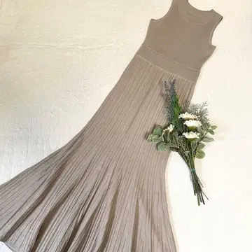 새상품급 [리제크시] 롱 머메이드 니트 원피스 베이지 FREE