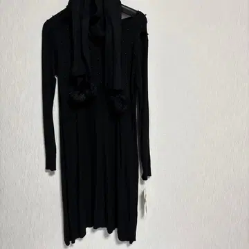 비즈 장식 블랙 긴팔 원피스