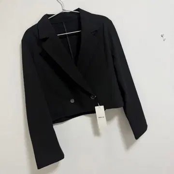 컴시즘 머신 워셔블 T/R 트로피컬 W 브레스트 크롭 기장 자켓