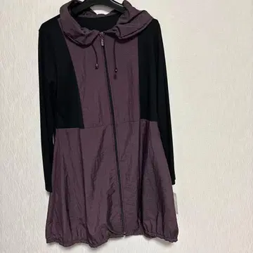 블랙과 보라색의 자켓
