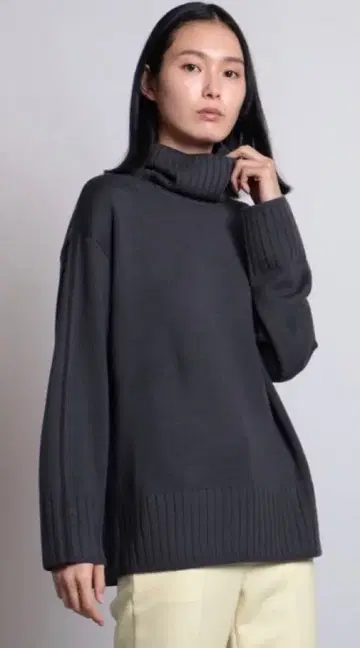 띠어리 럭스 니트 오프 터틀넥 다크 그레이 사이즈 38