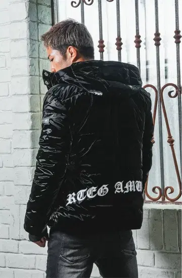 블랙 패드 후드 자켓