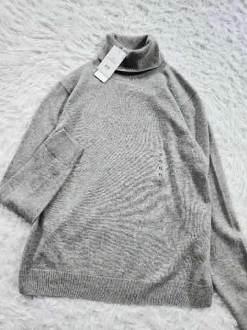[ 새상품 ] 유니클로 빅 사이즈 XL 캐시미어 터틀넥 스웨터