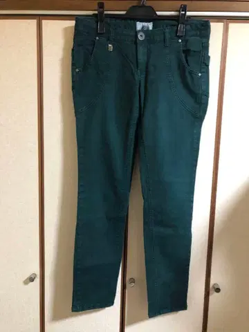 다크 그린 슬림핏 데님