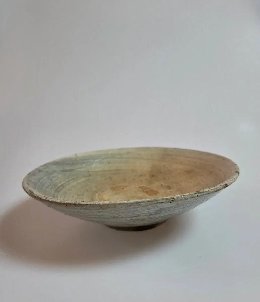 Antique early Joseon Dynasty Buncheong ware Miryang Yongjeon-ri flat tea bowl