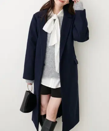 깔끔한 롱 코트 네이비 체스터 코트 골격 스트 분