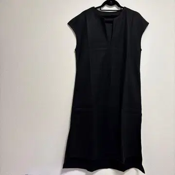 블랙 슬리브리스 티셔츠 원피스 베스트