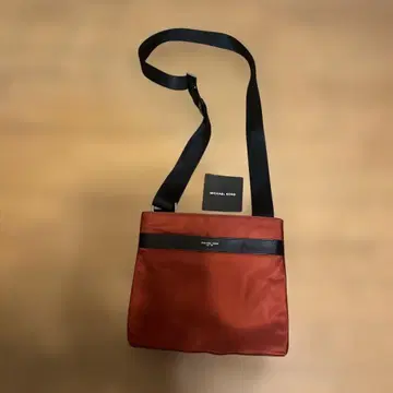 MICHAEL KORS 레드 숄더백 중형