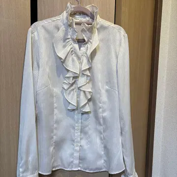 [ 새상품급 ] 나라 까미체 프릴 달린 아이보리 긴팔 블라우스