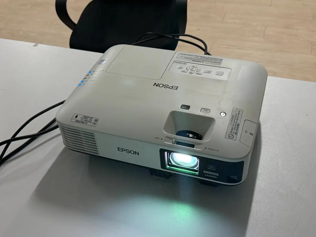 Epson EB-501KG 5000 Lumens XGA Projector
