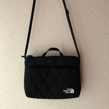 THE NORTH FACE 블랙 숄더백