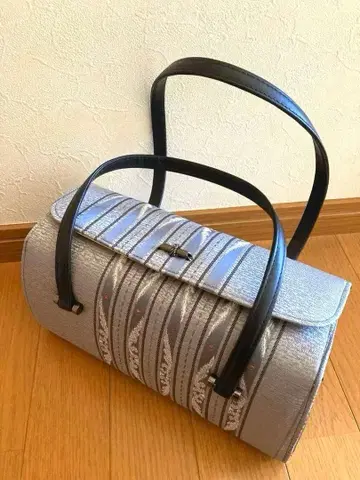 미사용품 화양장 실버 스트라이프 핸드백