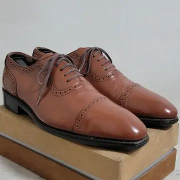 수트 컴퍼니 쿼터 브로그