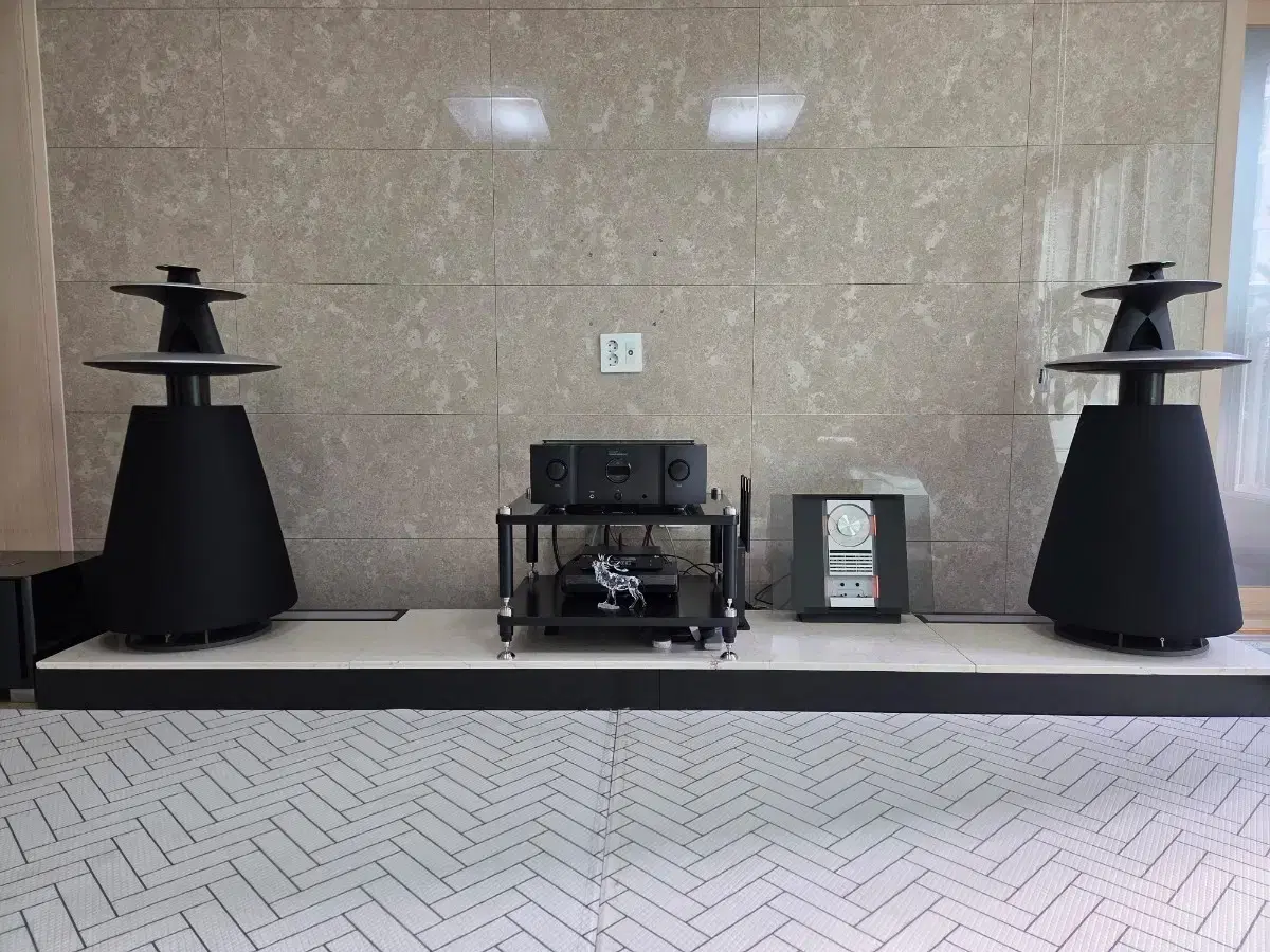 B&O Bang & Olufsen Beolab 5 (with Beosound Service)