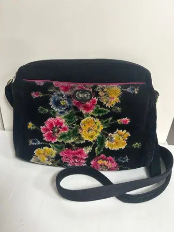 라비린스 숄더백 LAB-10580