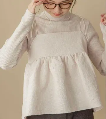 플라워 클래식 터틀 니트 아이보리 귀여운 세련된