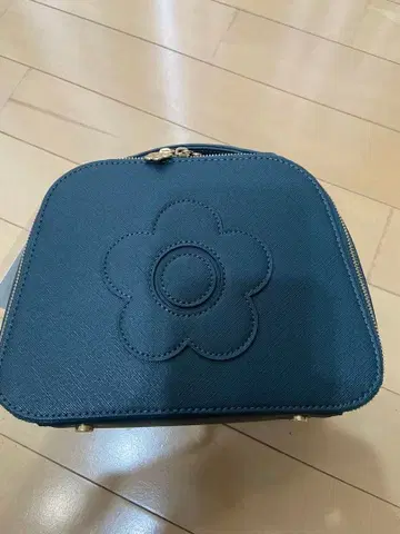 다크 블루 꽃 모티브 숄더백